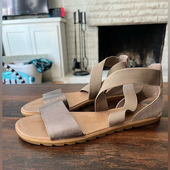 WOMEN'S ELLA II FLAT SANDAL (like new) - 11 - ash brown - Picture 4 of 6